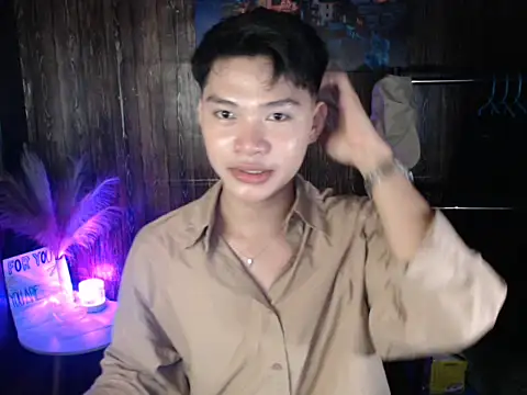 Helleron online show from 11.19.25