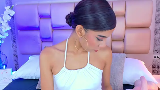 BellaHarper1 online show from 10.04.25