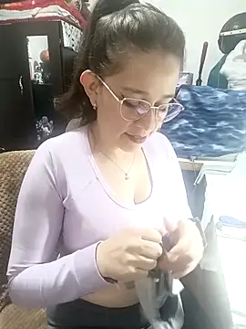 Isabella5 Brown  online show from 10.15.25