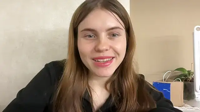 Snapshot of Delilah_Leila chatting on 11.24.25 Delilah Leila online show from 11.24.25