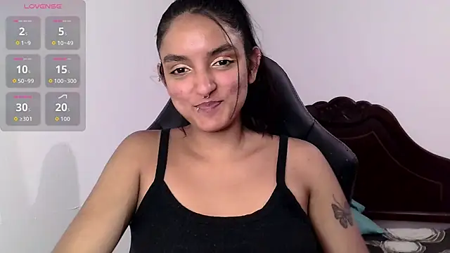 Snapshot of Ari_20_ chatting on 09.29.25 Ari 20 online show from 09.29.25