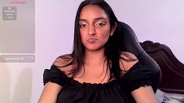 Snapshot of Ari_20_ chatting on 09.30.25 Ari 20 online show from 09.30.25