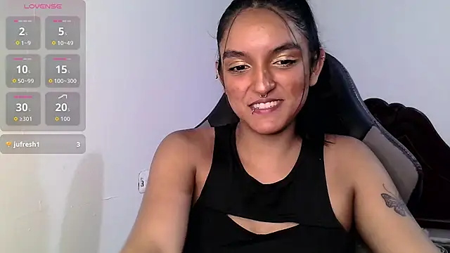 Snapshot of Ari_20_ chatting on 10.01.25 Ari 20 online show from 10.01.25