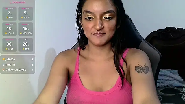 Snapshot of Ari_20_ chatting on 10.06.25 Ari 20 online show from 10.06.25