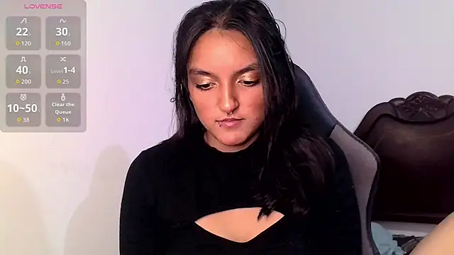 Snapshot of Ari_20_ chatting on 10.08.25 Ari 20 online show from 10.08.25