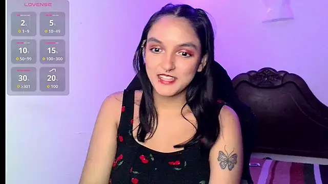 Snapshot of Ari_20_ chatting on 10.30.25 Ari 20 online show from 10.30.25