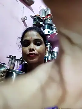 Snapshot of Cut_ragni chatting on 10.01.25 Cut ragni online show from 10.01.25