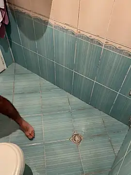 Snapshot of Cruel00 chatting on 10.08.25 Cruel00 online show from 10.08.25