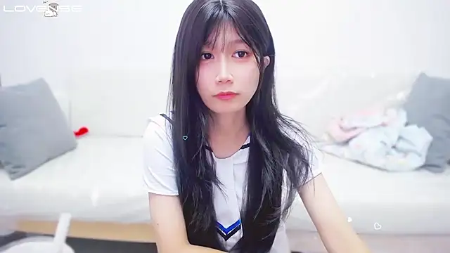 Snapshot of Rabbitlittlefool chatting on 10.28.25 Rabbitlittlefool online show from 10.28.25