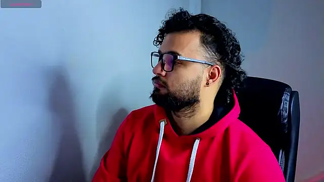 Snapshot of Ernesto-Rodriguez82 chatting on 10.17.25 Ernesto-Rodriguez82 online show from 10.17.25