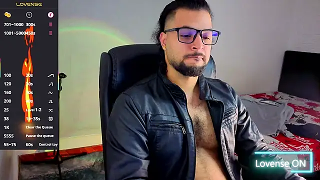 Snapshot of Ernesto-Rodriguez82 chatting on 10.24.25 Ernesto-Rodriguez82 online show from 10.24.25