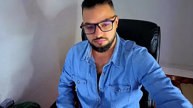 Snapshot of Ernesto-Rodriguez82 chatting on 06.17.26 Ernesto-Rodriguez82 online show from 06.17.26