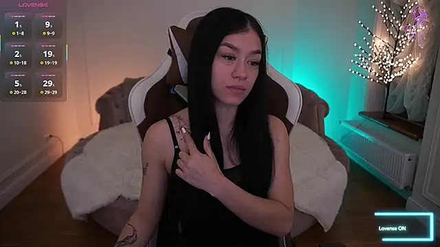 FataleNellie online show from 04.30.26