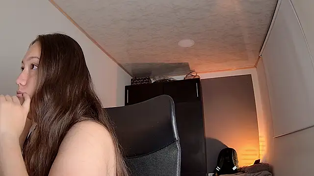 Snapshot of Violet_moon24 chatting on 09.23.25 Violet moon24 online show from 09.23.25