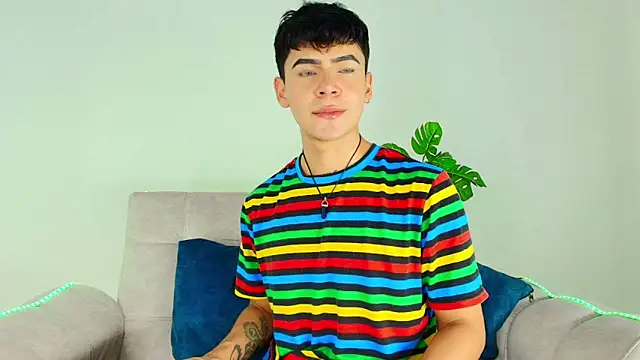 CamiiGuzmanX online show from 09.25.25