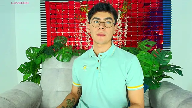 CamiiGuzmanX online show from 02.28.26