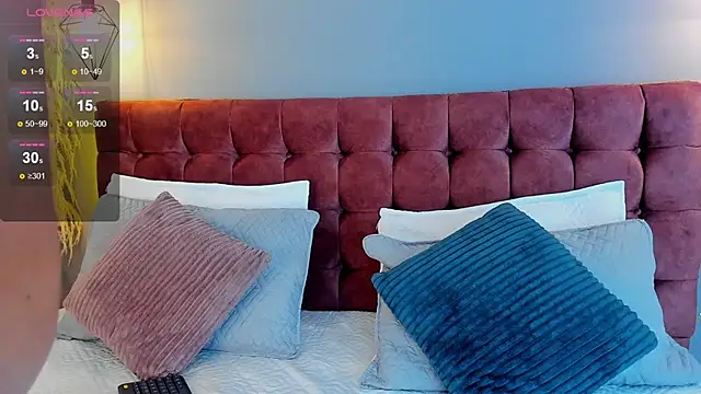 Tania 77  online show from 12.19.25