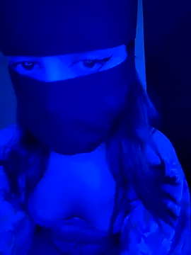 Snapshot of Elina-Marina chatting on 10.05.25 Elina-Marina online show from 10.05.25