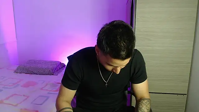 valentinosex1 online show from 11.25.25