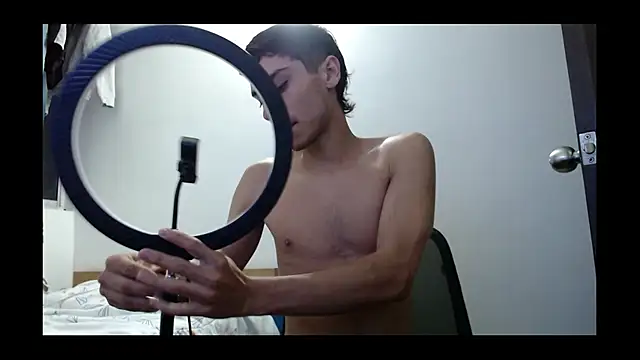 axel davis  online show from 10.03.25