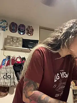 Snapshot of Chicagobabe chatting on 09.28.25 Chicagobabe online show from 09.28.25