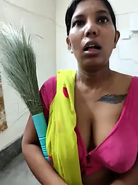 Snapshot of Hotty-Moni chatting on 09.14.25 Hotty-Moni online show from 09.14.25