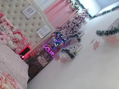 Snapshot of miss_strongerthanbefore03 chatting on 12.16.25 miss strongerthanbefore03 online show from 12.16.25