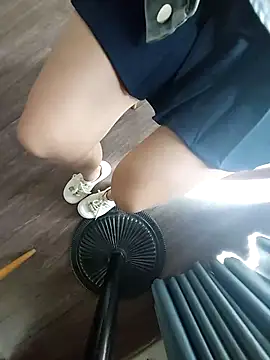 Snapshot of meomeocute chatting on 10.15.25 meomeocute online show from 10.15.25