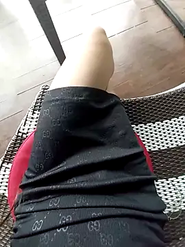 Snapshot of meomeocute chatting on 10.31.25 meomeocute online show from 10.31.25