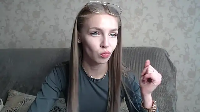 HitGyrl online show from 05.12.26