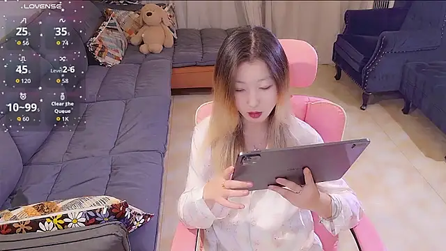 Deserve E online show from 10.15.25