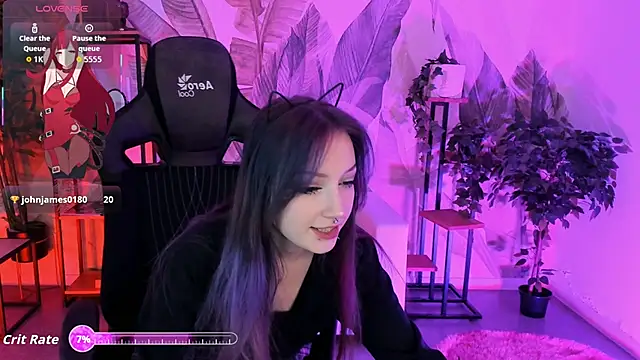 LiliLuna online show from 10.04.25