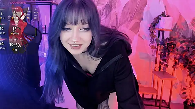 LiliLuna online show from 12.14.25