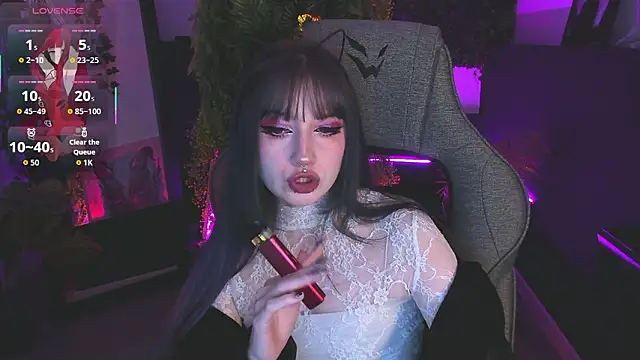 LiliLuna online show from 02.13.26