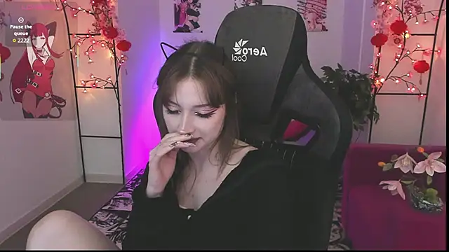 LiliLuna online show from 04.09.26