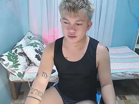 Snapshot of Fuckboii_intown chatting on 10.02.25 Fuckboii intown online show from 10.02.25