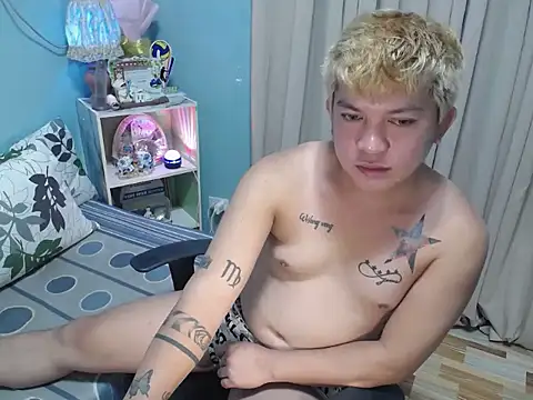 Snapshot of Fuckboii_intown chatting on 10.14.25 Fuckboii intown online show from 10.14.25