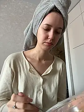 Snapshot of ElliRose chatting on 02.19.26 ElliRose online show from 02.19.26