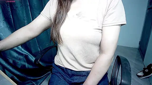  Sara 768 online show from 10.30.25