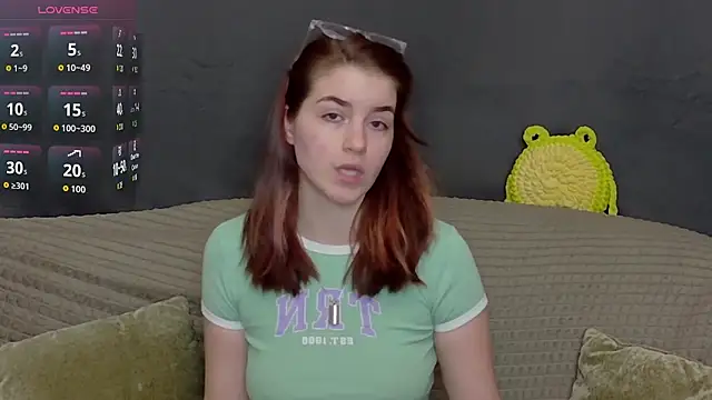 Snapshot of ElzaBlis chatting on 11.08.25 ElzaBlis online show from 11.08.25