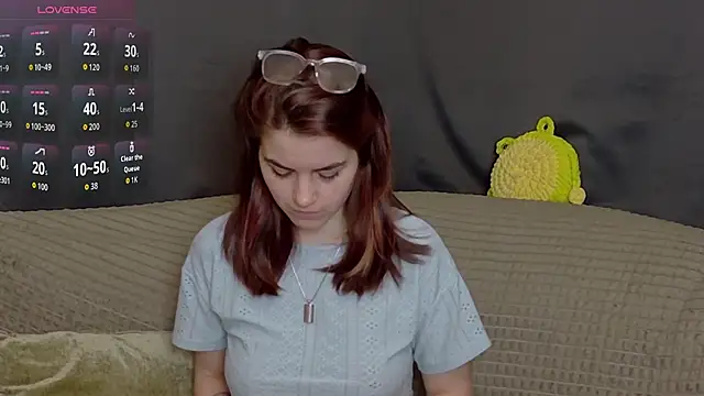 Snapshot of ElzaBlis chatting on 11.14.25 ElzaBlis online show from 11.14.25