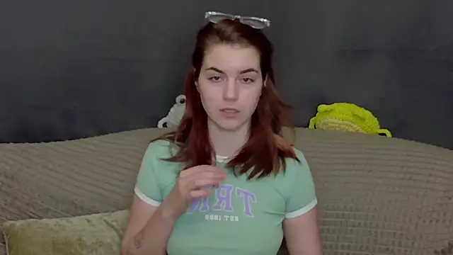 Snapshot of ElzaBlis chatting on 11.16.25 ElzaBlis online show from 11.16.25