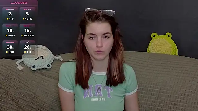 Snapshot of ElzaBlis chatting on 11.24.25 ElzaBlis online show from 11.24.25