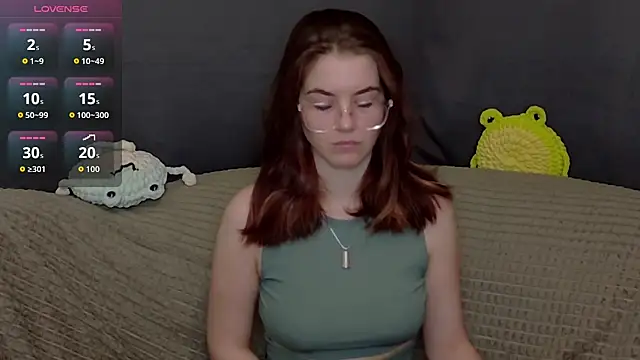 Snapshot of ElzaBlis chatting on 11.30.25 ElzaBlis online show from 11.30.25