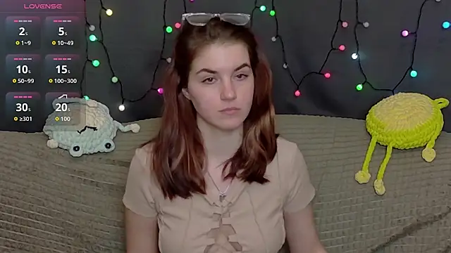 Snapshot of ElzaBlis chatting on 12.15.25 ElzaBlis online show from 12.15.25