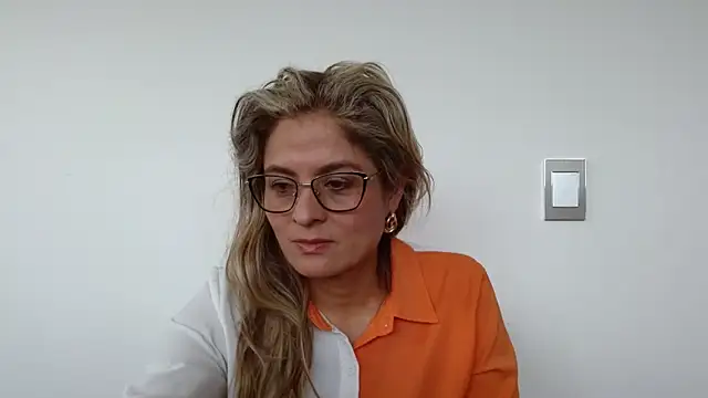 linda-mature43 online show from 09.19.25