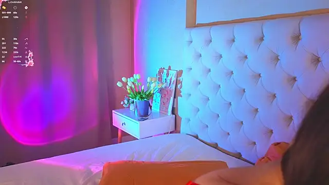 Snapshot of MarciaMarshall chatting on 09.24.25 MarciaMarshall online show from 09.24.25