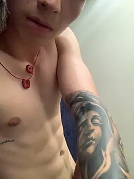 Snapshot of WhiteExtasyCum chatting on 10.21.25 WhiteExtasyCum online show from 10.21.25