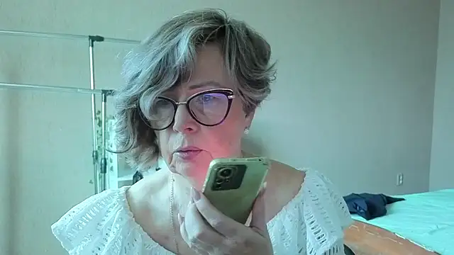 Grace Grove online show from 09.17.25
