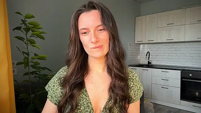 Luna Raee online show from 09.25.25